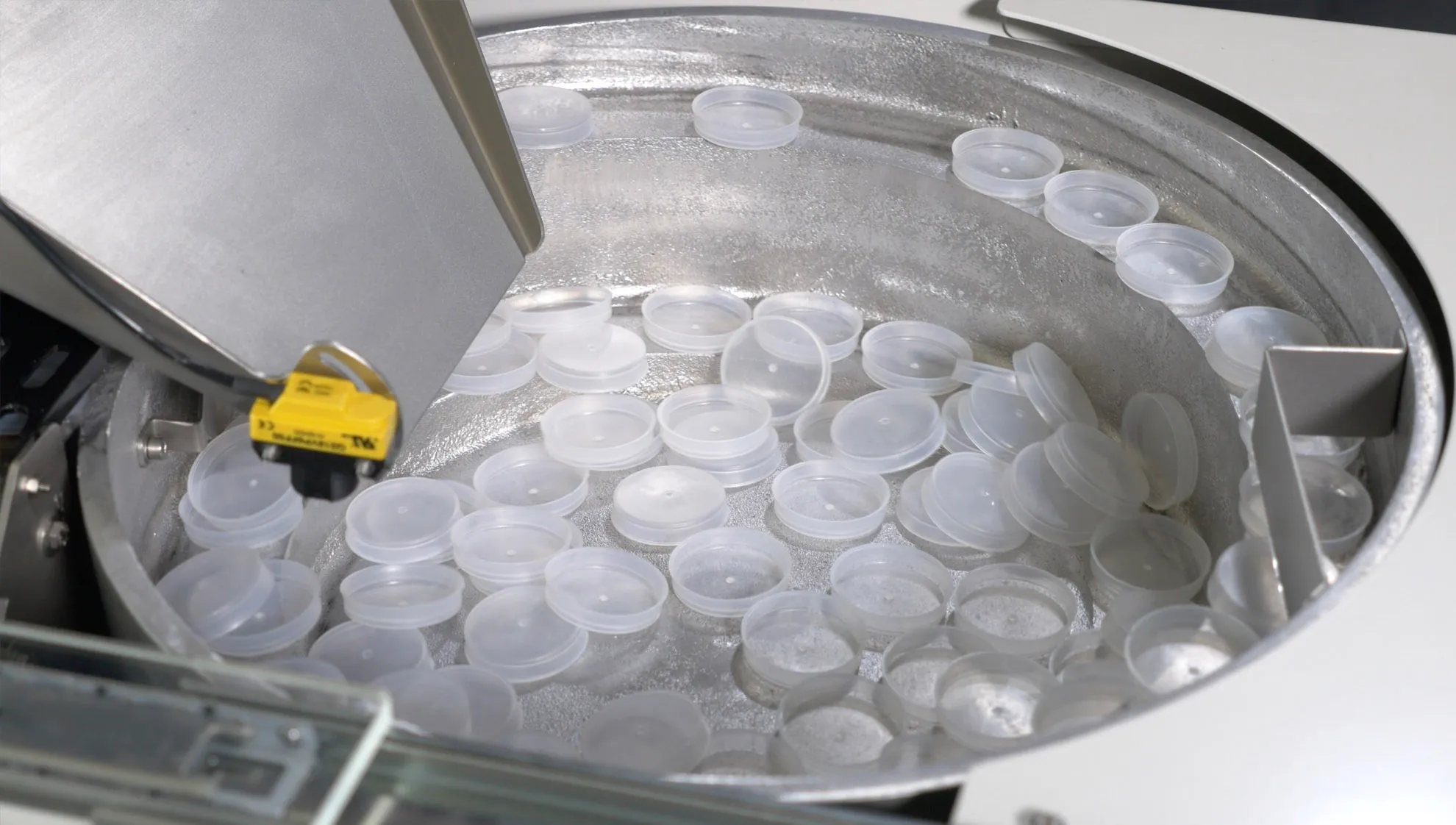 Capper_bowl_feeder