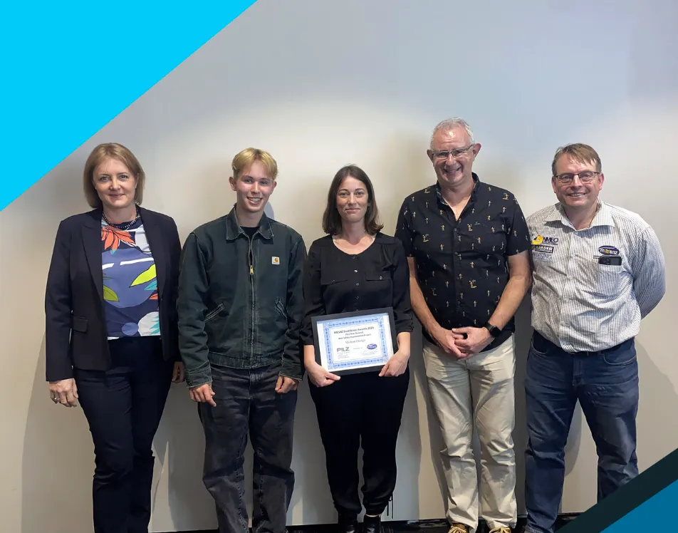 Linda Page from Motion Design receives the Pilz safety Award
