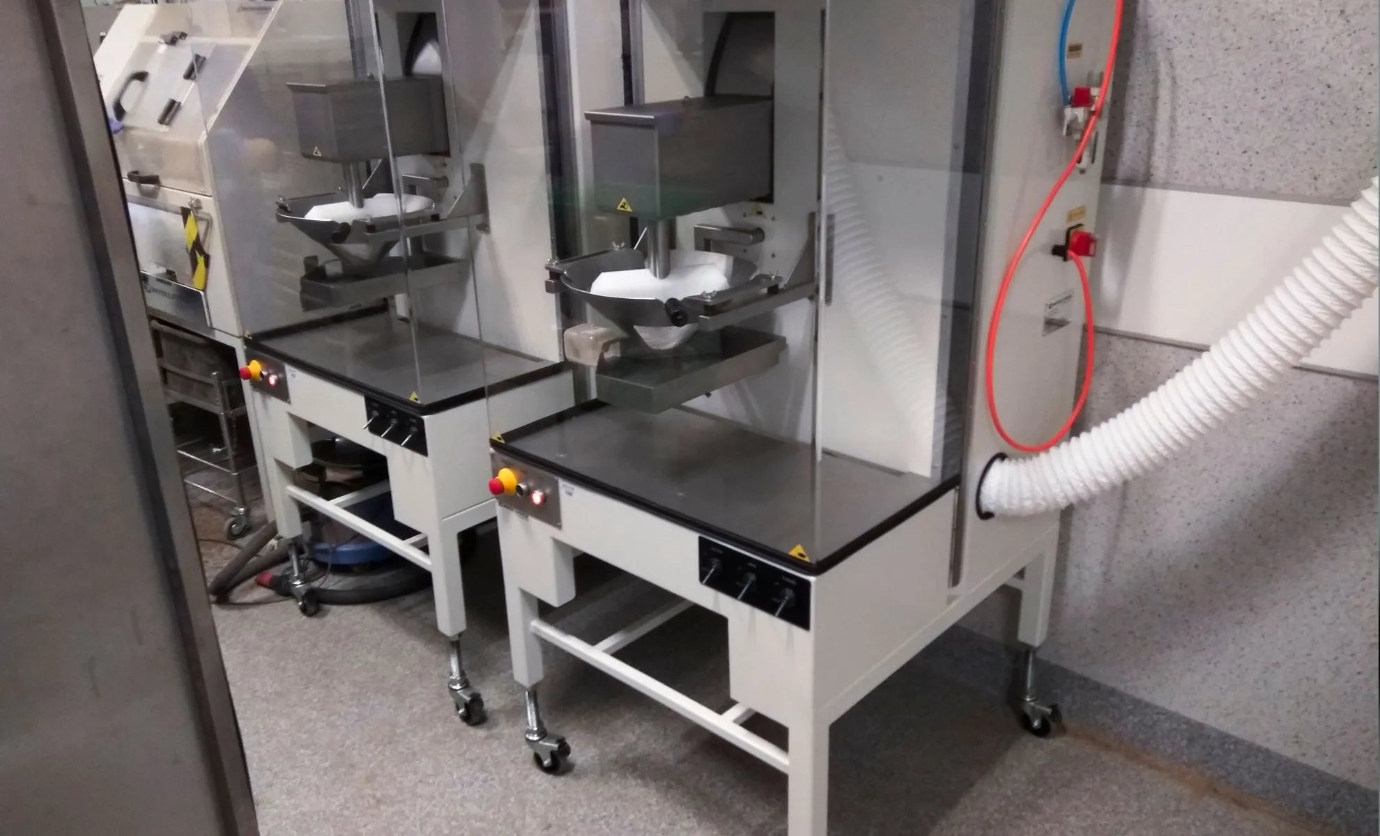 Laboratory_soil_grinding